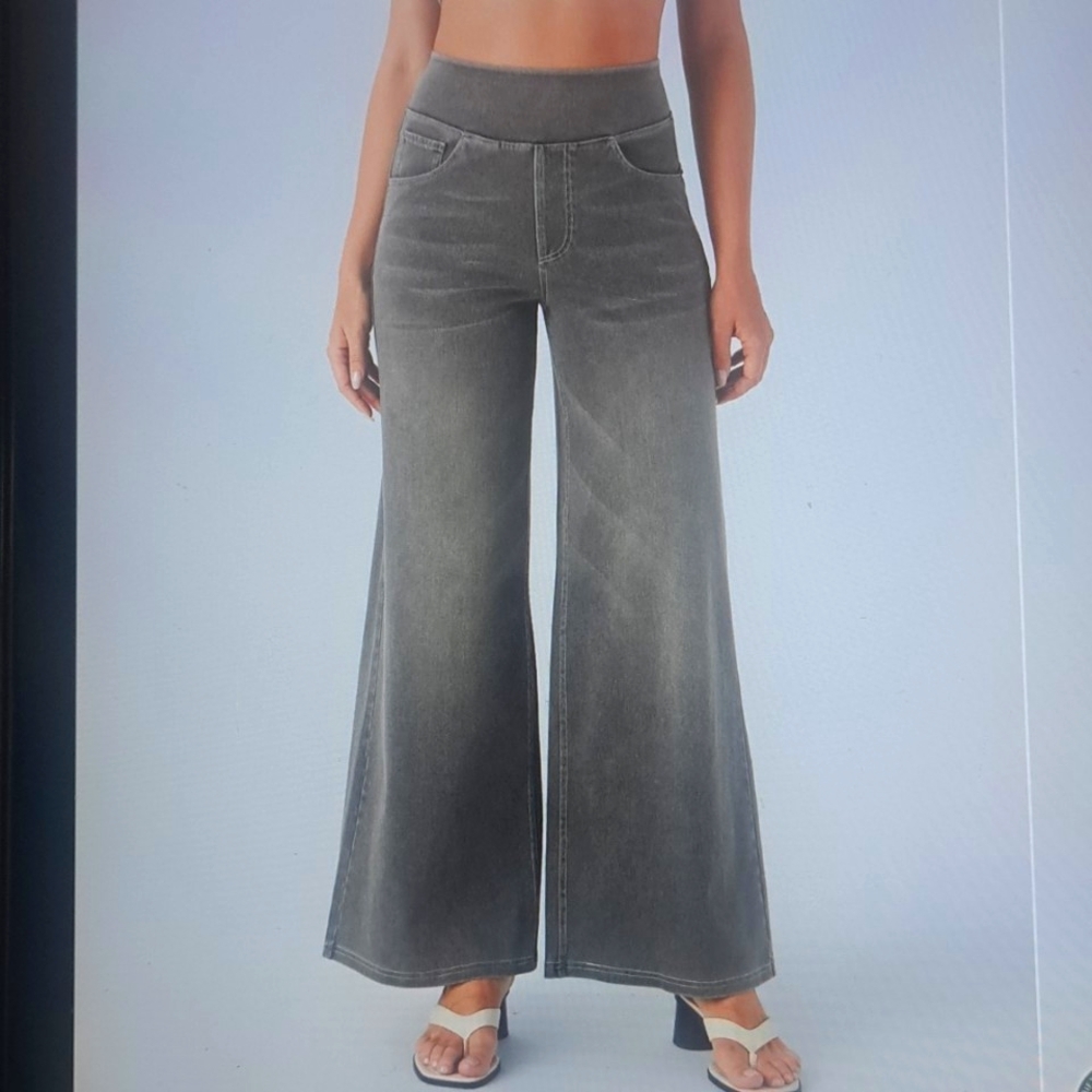 SMALL. HALARA FLEX BAGGY WIDE LEG DISTRESSED JEANS